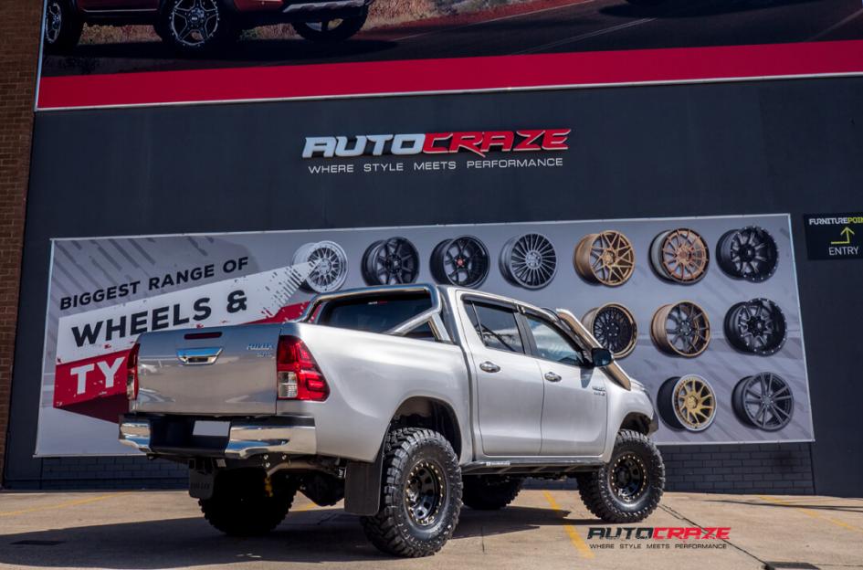 TOYOTA HILUX N80 4WD D LOCKER BLACK